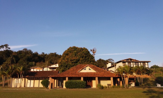 Atibaia Casa | Casa en la hacienda con y vista maravillosa para la Piedra Grande de Atibaia.