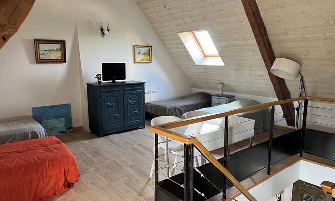 Ille-et-Vilaine Casa | House on the Cancale/Mont-Saint-Michel coastline, ideal for families.