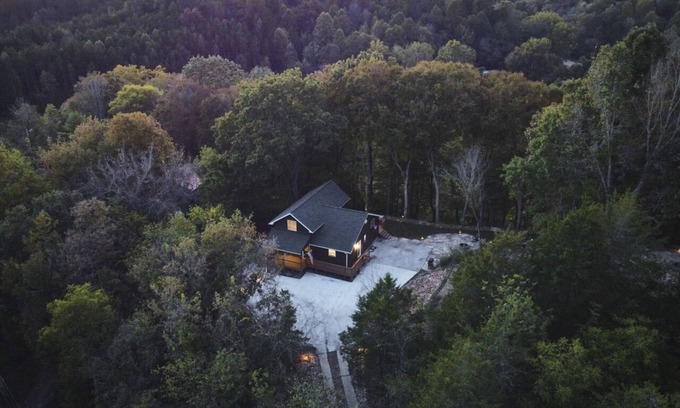Seymour Casa | House on the Hill - Family Vacation Home