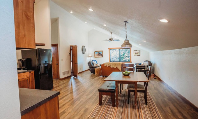 Hill City Apartamento | House on the Hill – Your Perfect Getaway in Hill City, South Dakota