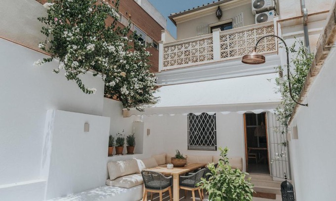 Las Acacias Apartamento | House on walking distance beach Pedregalejo Malaga