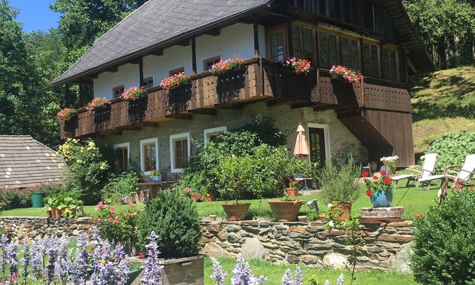 Agsdorf Casa | House, Rose Garden, Woods, nearby Lakes,