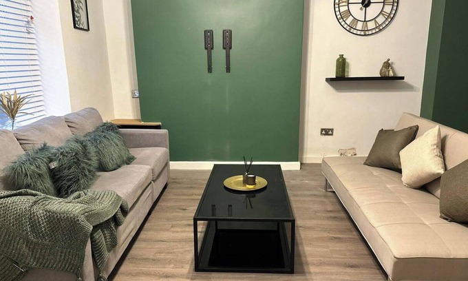 Bridgend Casa | House - Sleeps 5 - Garden - Parking