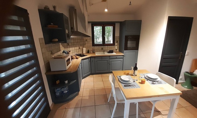 Asprieres Apartamento | House studio vacation cottage South of France Lot Aveyron