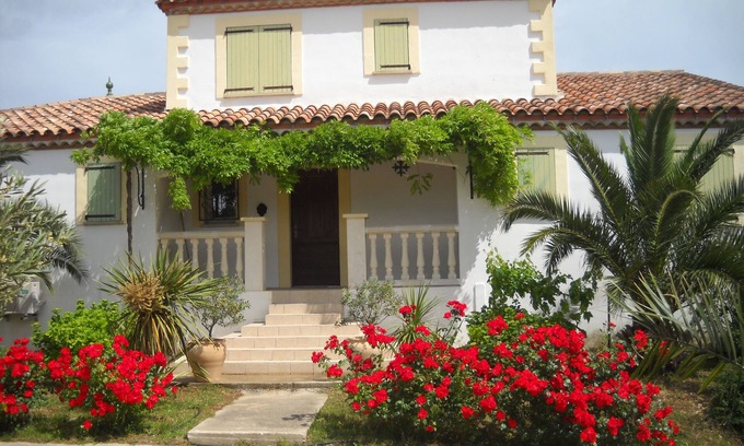 Le Pouget Casa | House swimming pool countryside garden parking air conditioning