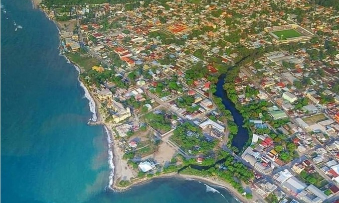 La Ceiba Casa | Ivy's House & Terrace
