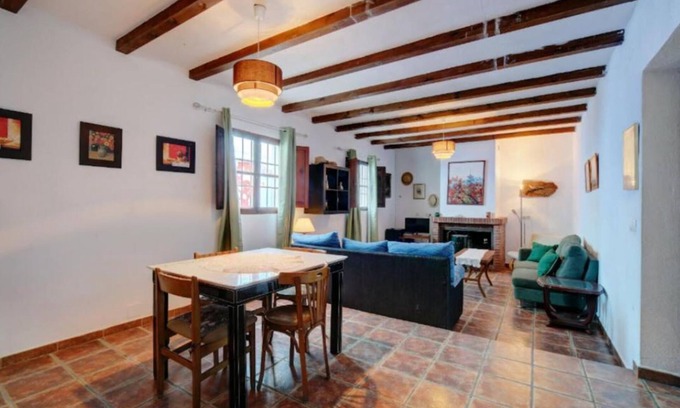 Juzcar Casa | Casa que se encuentra en el unico pueblo azul, en una zona llena de natureleza..
