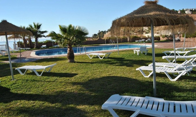 Velilla-Taramay Casa | Casa con Garaje y Terraza Jardin. Piscina comunitaria abierta todo el año