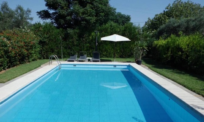 Macarena Norte Casa | CHALET CON PISCINA A 8 KM DE SEVILLA
