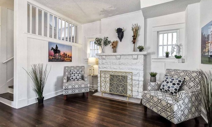 West Plaza Casa | House w/ Excellent Locale. Beautifully remodeled!
