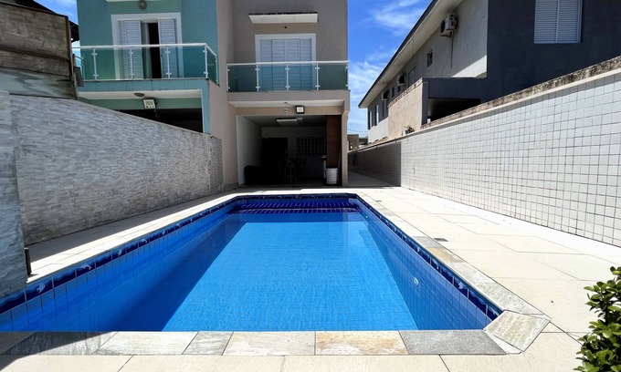 Balneario Mogiano Casa | House w/ pool in Cond. Closed
