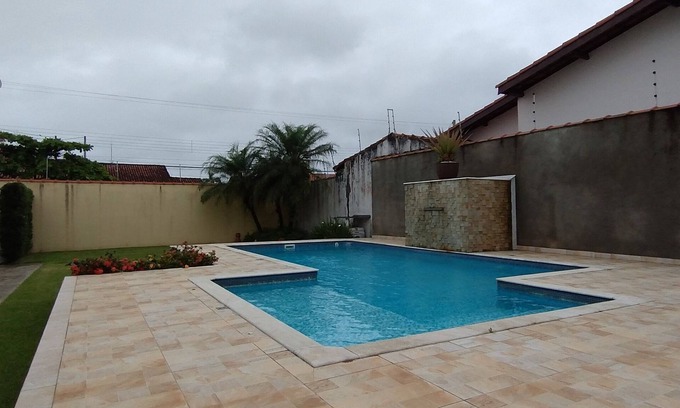 Jardim Marcia Casa | House with a great pool 5 minutes from the beach!!