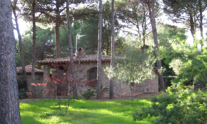 Aiguablava Casa | Casita de piedra en un gran jardin al lado de la playa , con barbacoa y wifi .