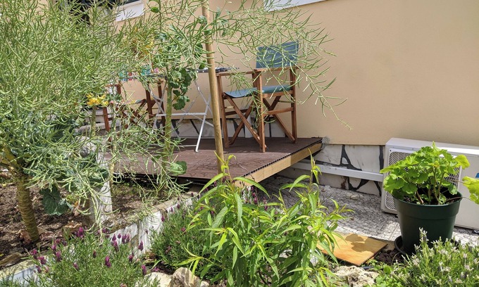Cascais Chalet De Esquí | House with a fenced garden in Estoril