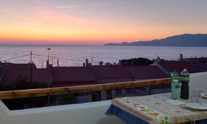 Porto Alabe Apartamento | House with beautiful view 300 m. from the sea.