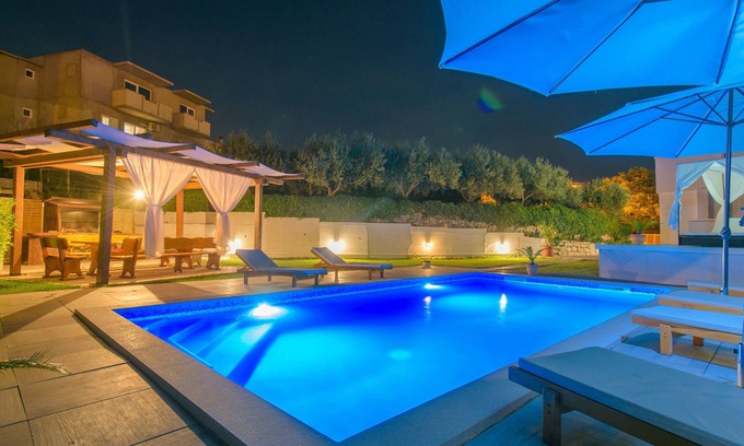 Dracevac Apartamento | Casa con gran piscina privada, gran área de barbacoa