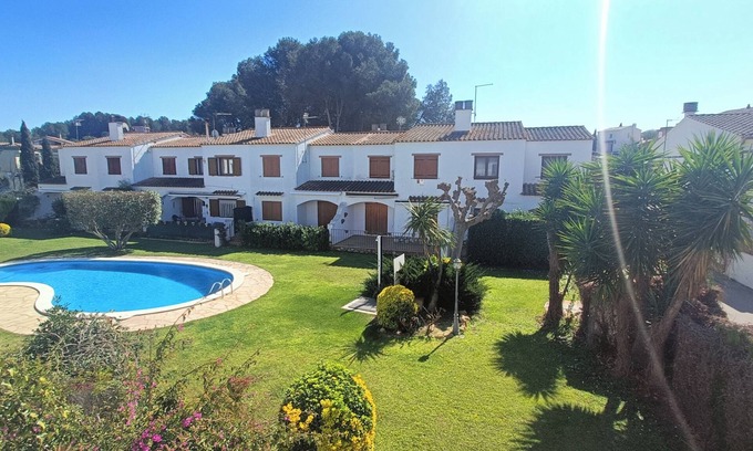 L'Escala Casa | HOUSE WITH COMMUNITY POOL 1KM FROM EMPURIES BEACHES