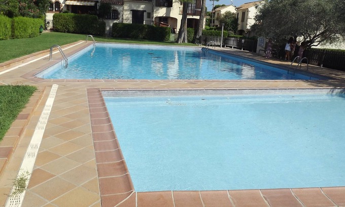 Torroella de Montgri Casa | Casa con piscina, 2 dormitorios + entrepiso, 4 a 6 personas, L'Estartit