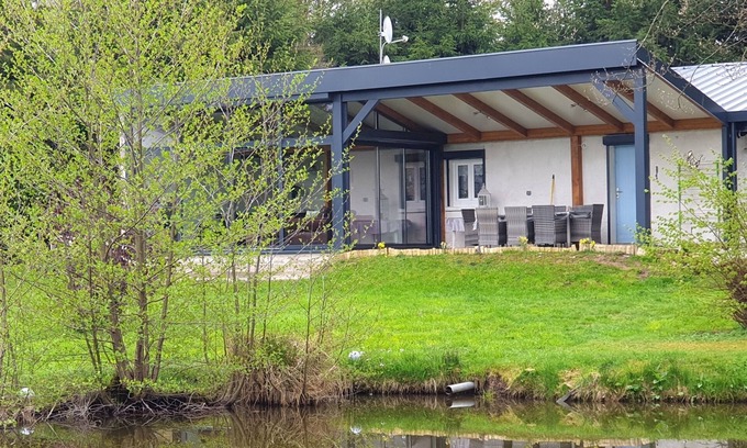 La Houssiere Casa | casa con estanque de pesca