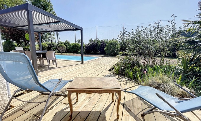 La Lande-de-Fronsac Casa | Vrbo Property