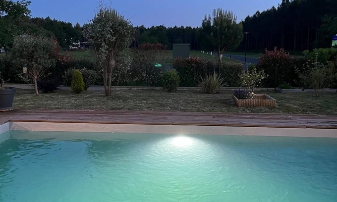 Saint-Julien-en-Born Casa | House with swimming pool near Contis beach, cycle path and all amenities