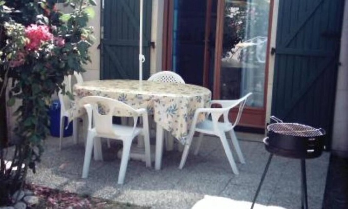 Saint-Palais-sur-Mer Casa | House with garden....................