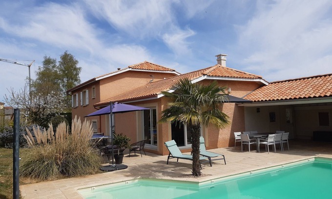 Saint-Cyr-sur-le-Rhone Casa | House with swimming pool, 4 bedrooms - 10 people