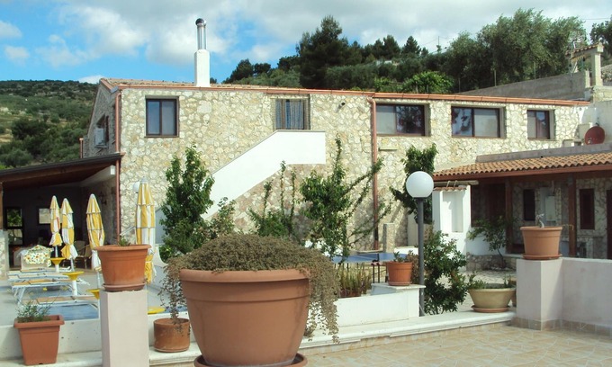 Mattinata Apartamento | Casa con jardín en un contexto tranquilo y relajante.
