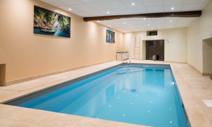 Lournand Casa | casa con piscina cubierta climatizada y accesible 24 / 24H