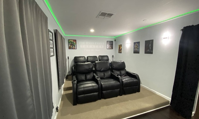 Palm Valley Casa | House with Home Theater