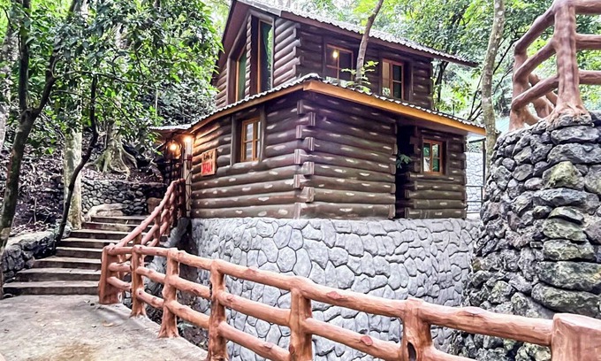 Tuba Cabina | House with hot pool and forest view, Baguio. Tuba, Benguet.