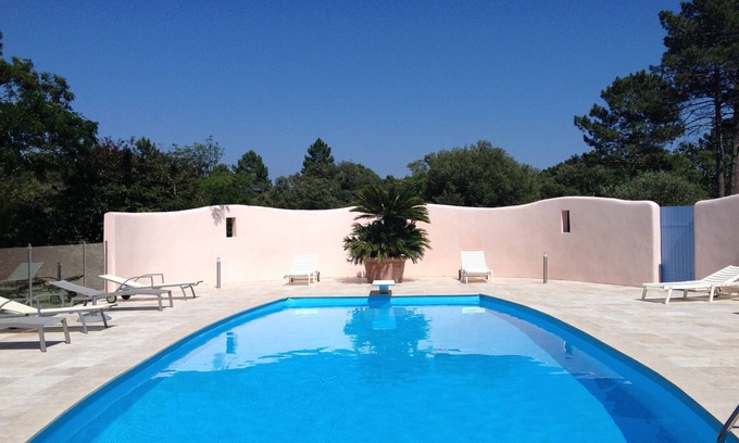 Porto-Vecchio Casa | Casa con gran jardín y piscina vallada