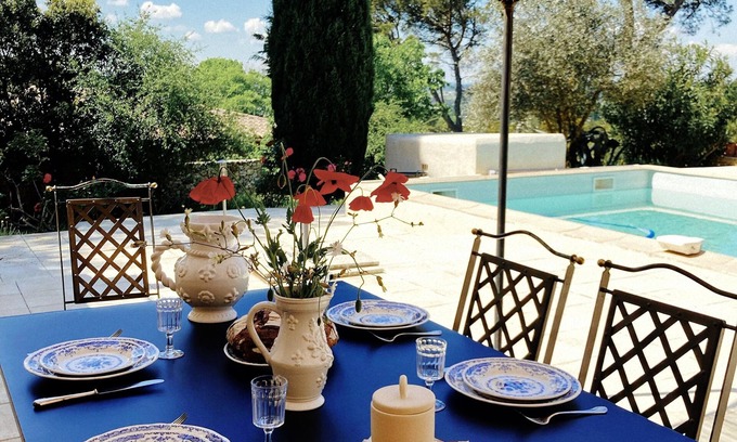 Saint-Maximin Casa | House with large pool overlooking the garrigue, 5 minutes from Uzès!