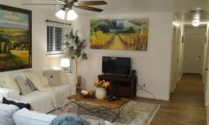Santa Rosa Casa | House with New Addition King Size Bed, close to Downtown, St Helena, Kenwood