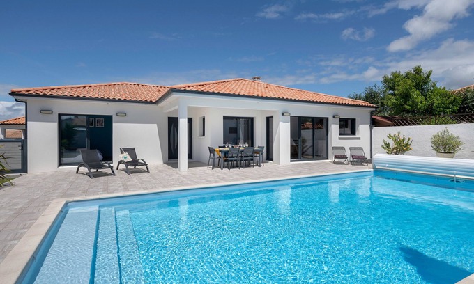 La Plaine-sur-Mer Chalet De Esquí | House with pool in La Plaine sur Mer