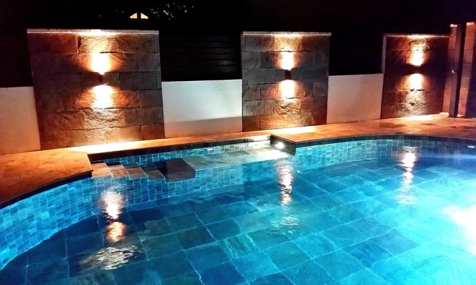Etang Sale Les Bains Casa | House with pool and large terrace 5 minutes from a beautiful black sand beach