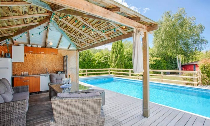 Canapville Casa | House with pool