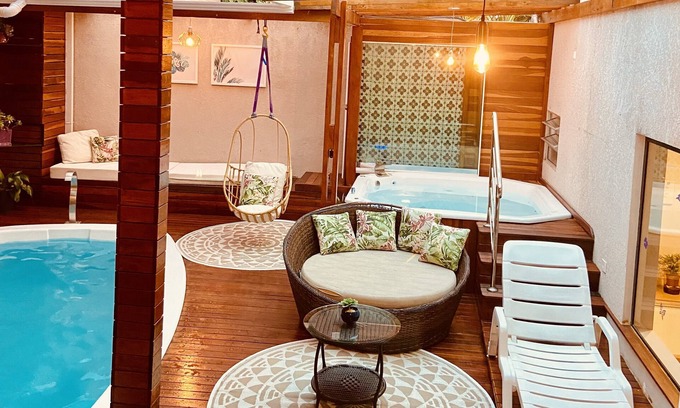 Guabirotuba Casa | House with pool, jacuzzi and movie screen