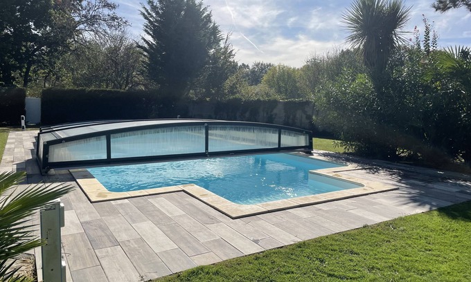 Montpon-Menesterol Cabaña | Casa con piscina climatizada privada cerca de St Emilion
