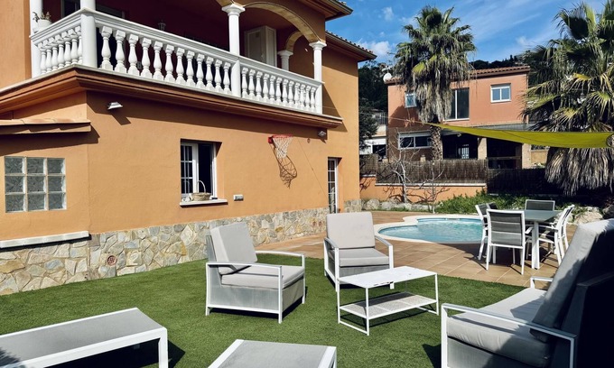 Castell-Platja d'Aro Villa | Casa con piscina privada y jacuzzi a 2km playa