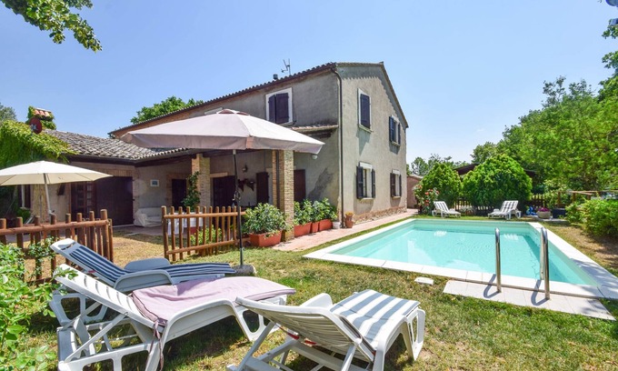 Allerona Casa | House with private/fenced pool on the Tuscany-Umbria border. 16km from Orvieto