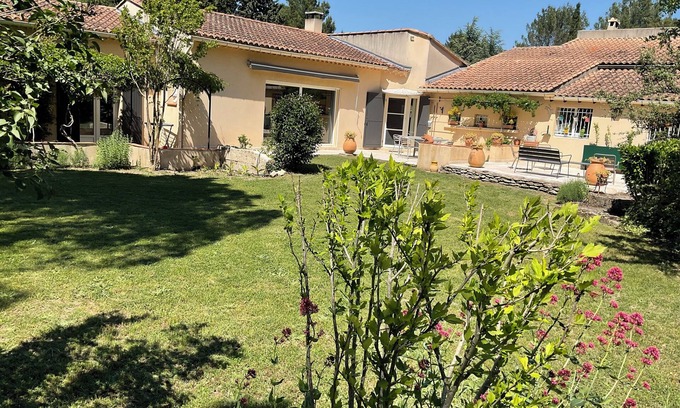 Eyragues Casa | House with private pool and 1 hectare garden