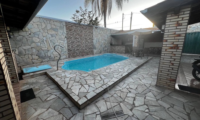 Centro Politico Administrativo Casa | House with swimming pool and barbecue.