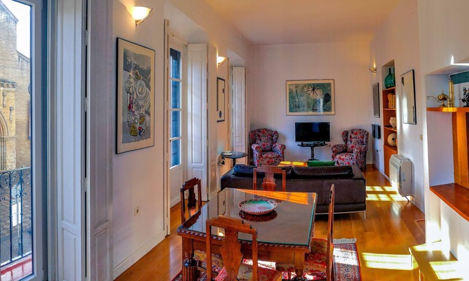 Feria Casa | Casa con terraza en el centro de Sevilla con wifi ,aire acondicionado y garaje
