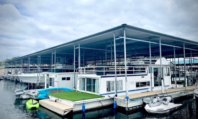 Rocky Ridge Alquiler De Eote | Houseboat **Casa Ocaso** on Beautiful Lake Travis