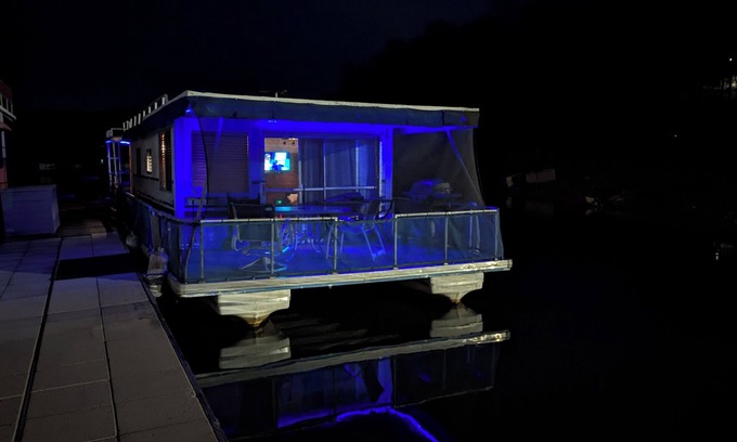 Jefferson City Alquiler De Eote | Houseboat for a great Getaway weekend... on 29,000-acre Lake Cherokee