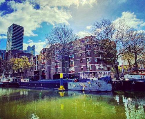Stadsdriehoek Alquiler De Eote | Houseboat holiday apartments Rotterdam