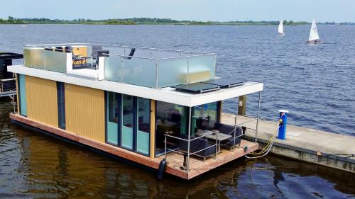 Offingawier Casa | Houseboat Robbedoes
