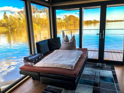 Wiesbaden Alquiler De Eote | Houseboat villa.nautica