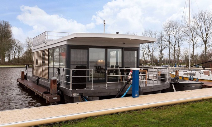 Offingawier Alquiler De Eote | Casa flotante con impresionantes vistas